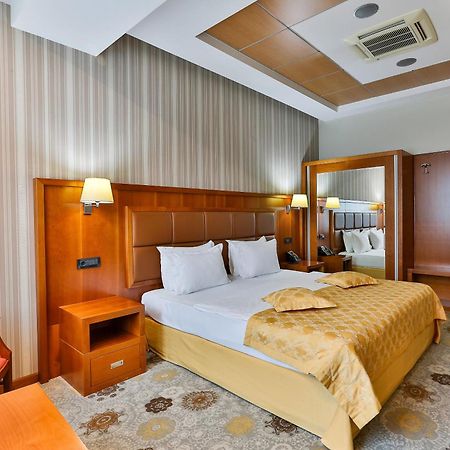 Kings Park Hotel بودغوريتْسا المظهر الخارجي الصورة