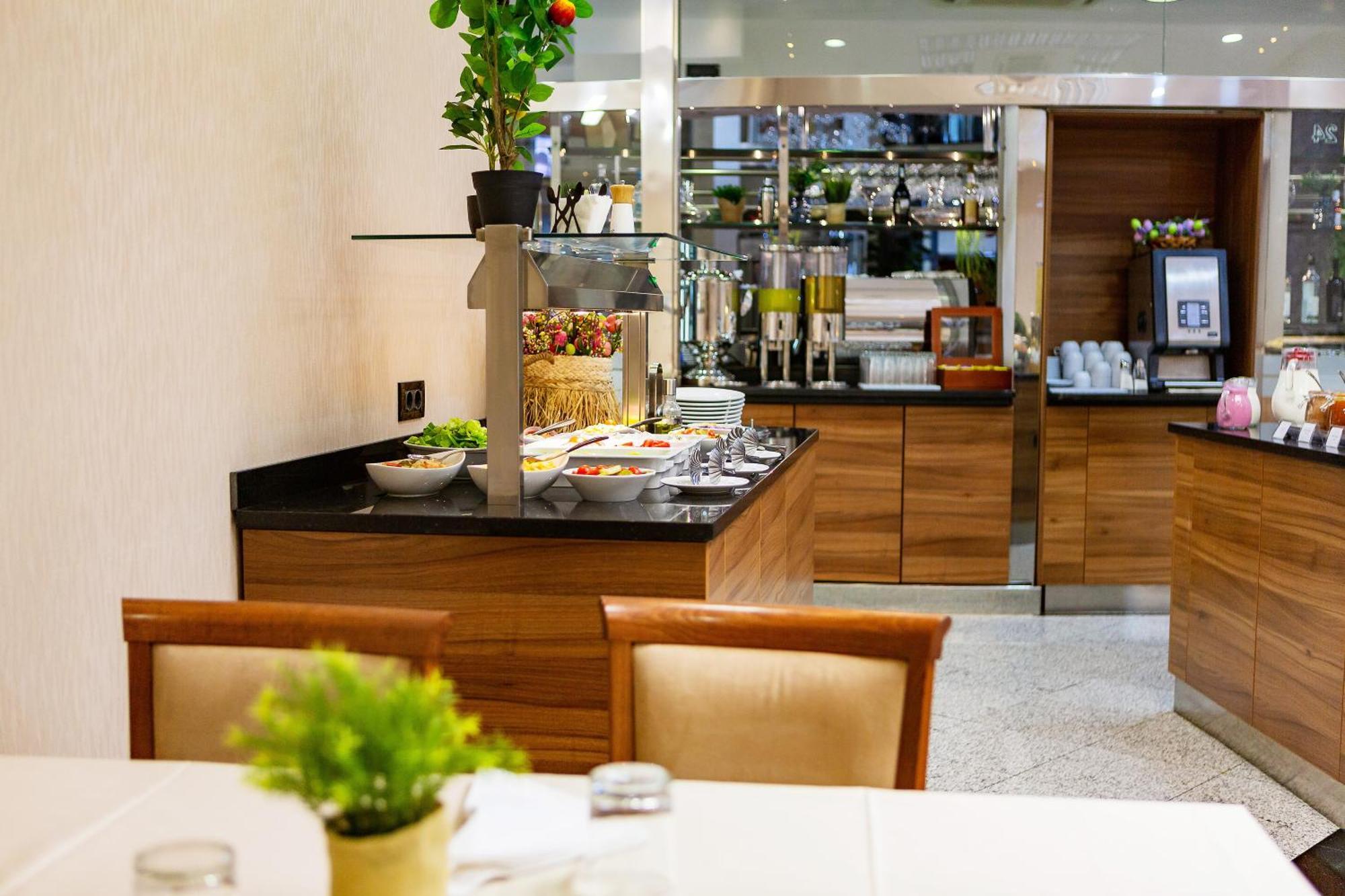 Kings Park Hotel بودغوريتْسا المظهر الخارجي الصورة