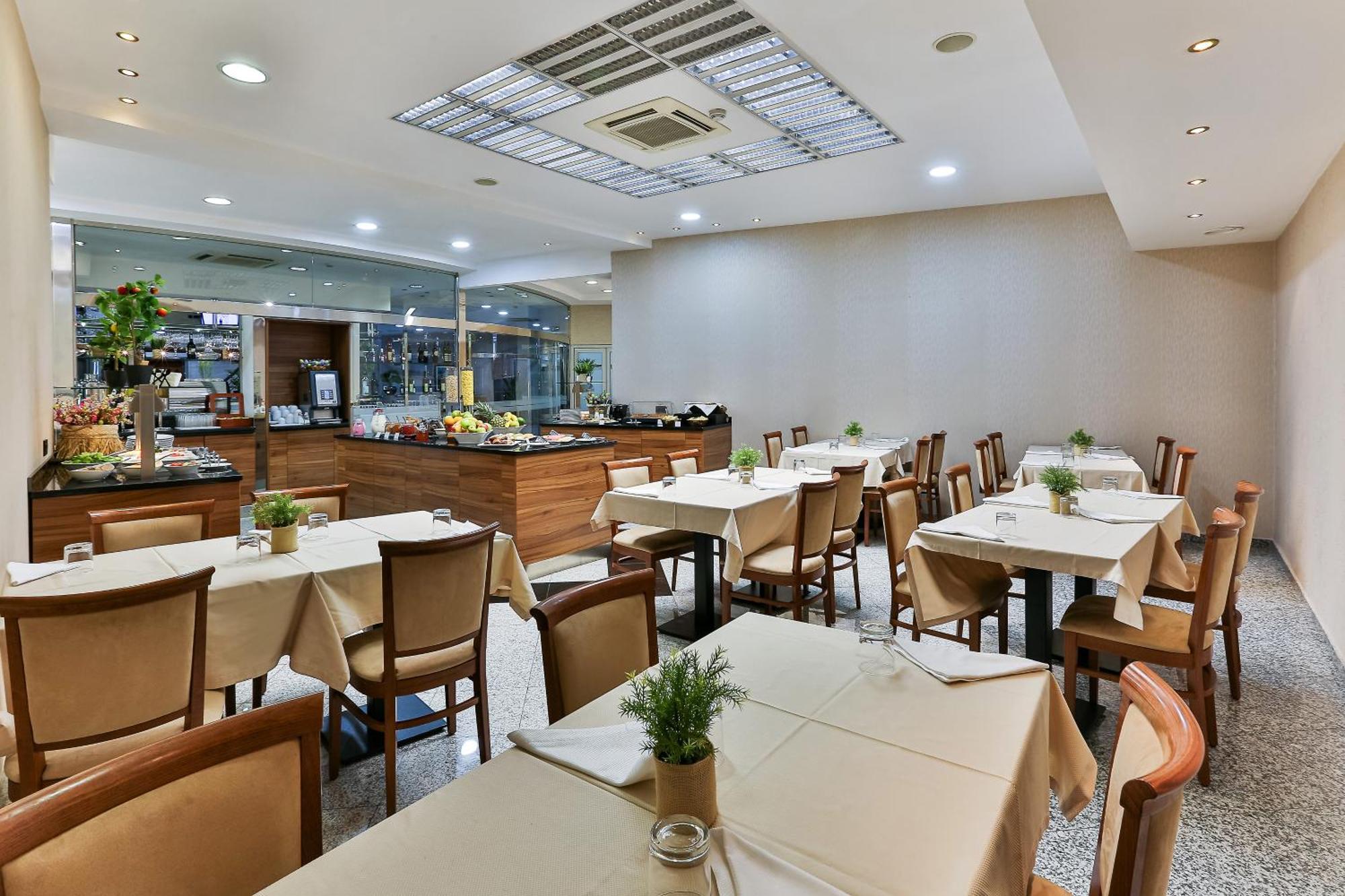 Kings Park Hotel بودغوريتْسا المظهر الخارجي الصورة