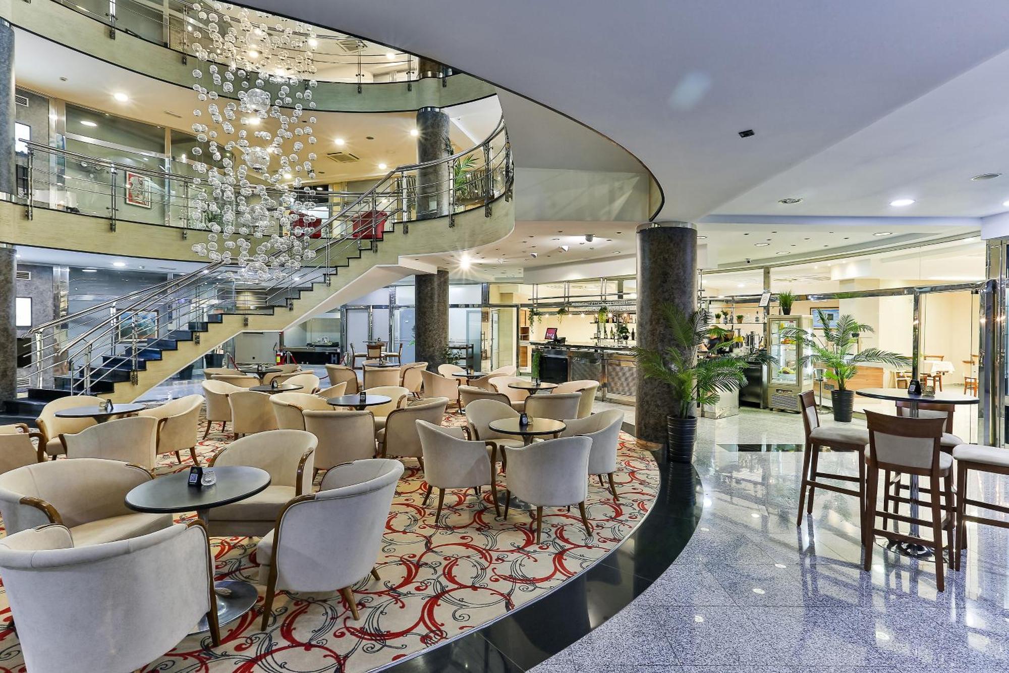 Kings Park Hotel بودغوريتْسا المظهر الخارجي الصورة