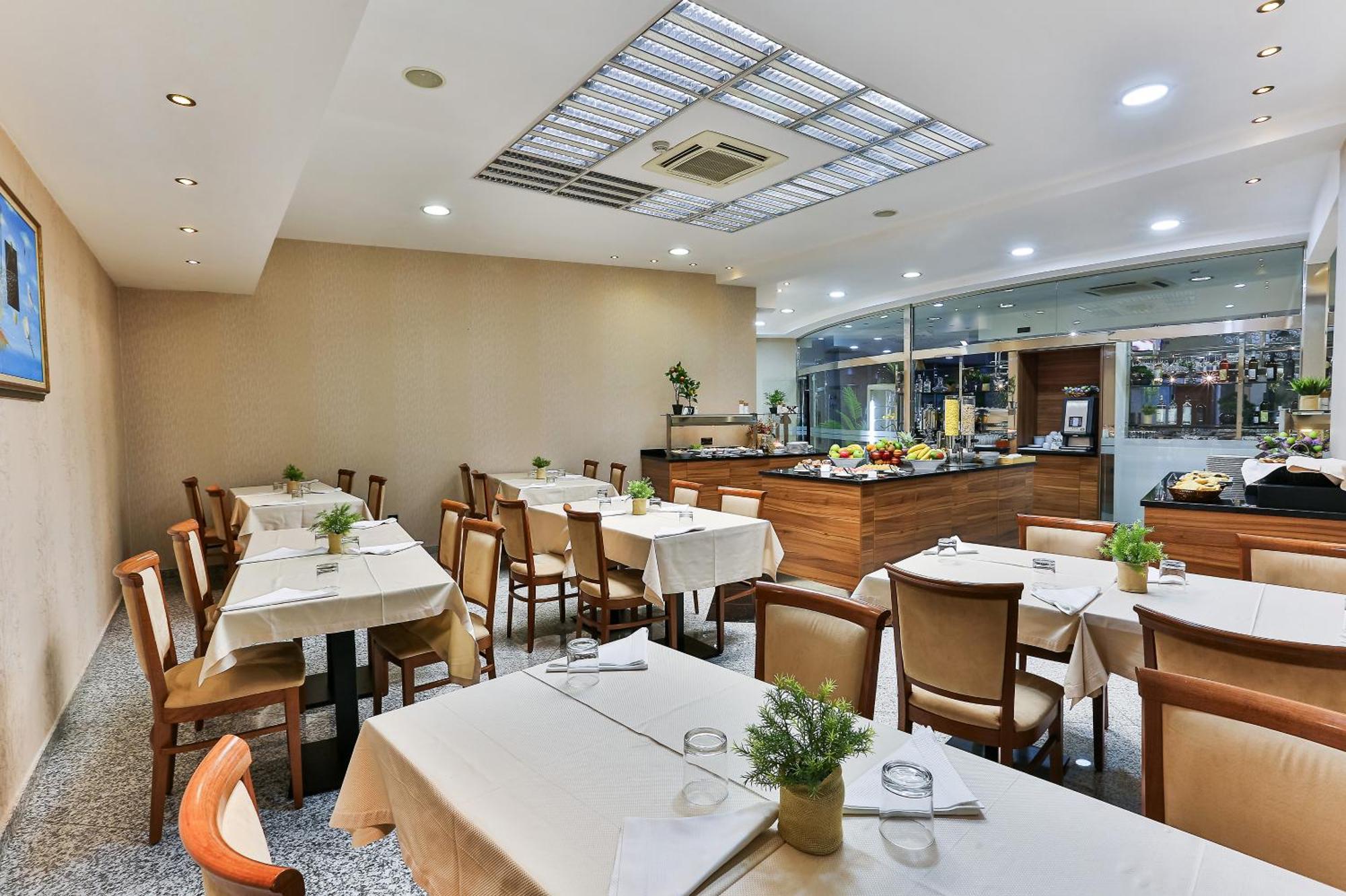 Kings Park Hotel بودغوريتْسا المظهر الخارجي الصورة