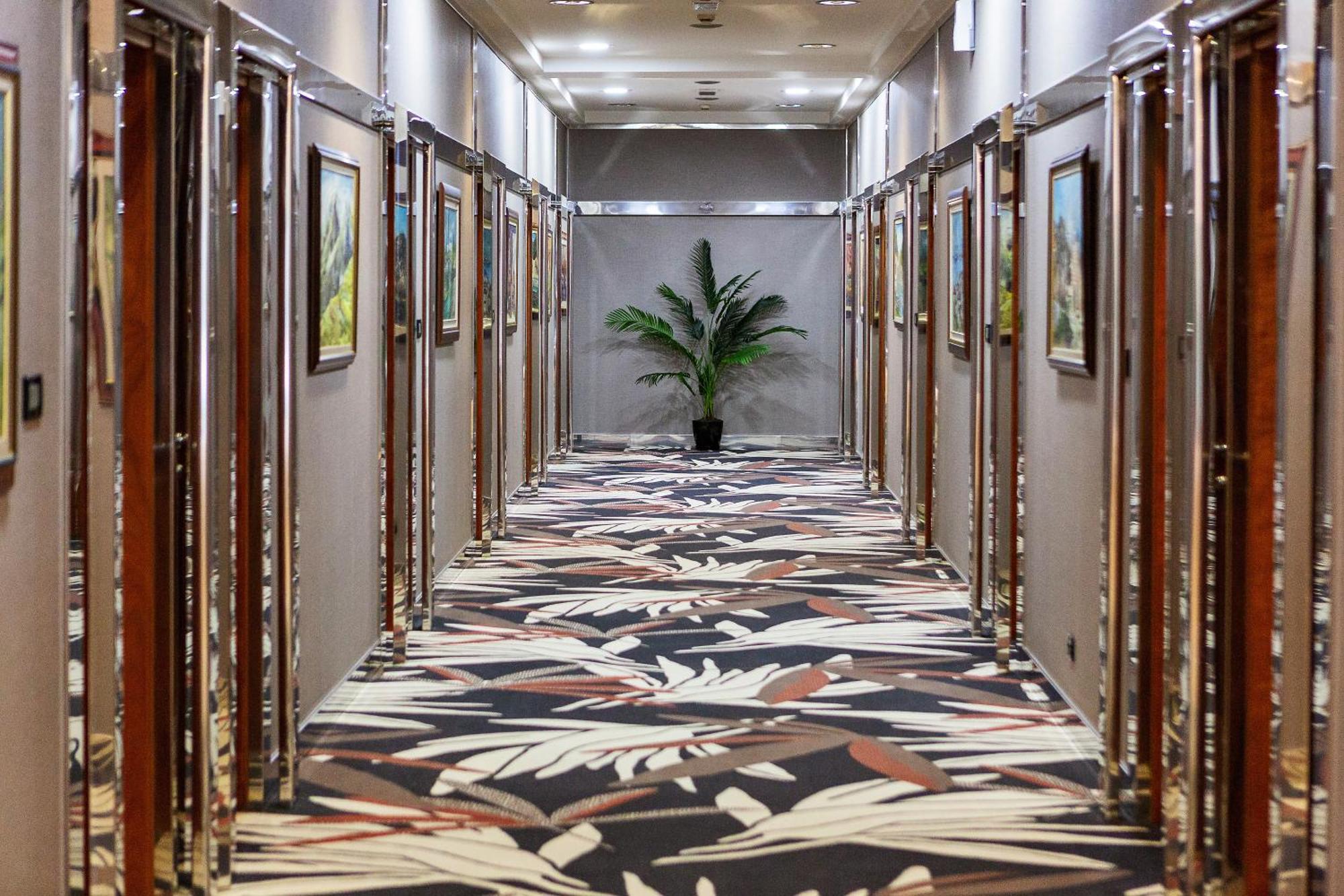 Kings Park Hotel بودغوريتْسا المظهر الخارجي الصورة