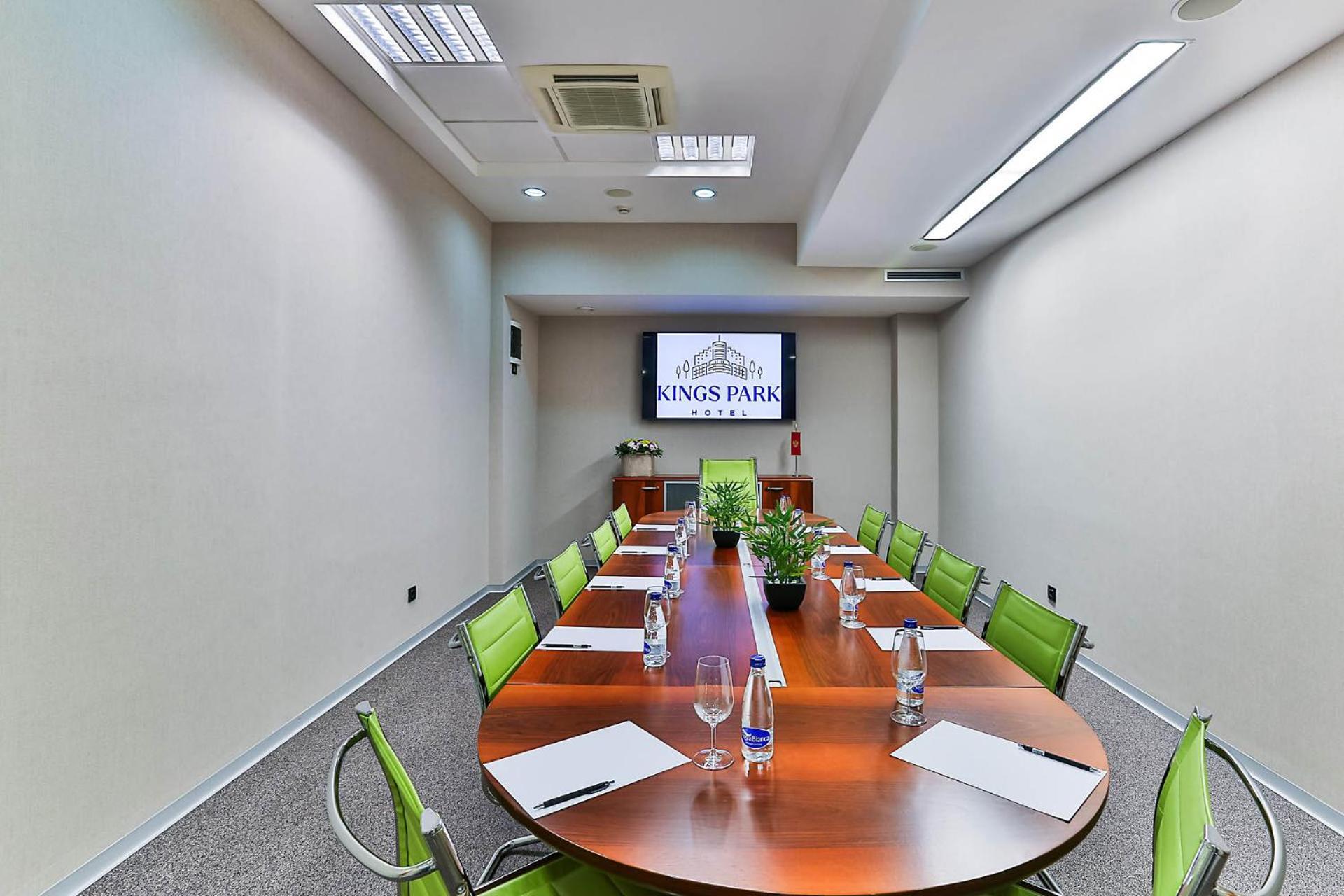 Kings Park Hotel بودغوريتْسا المظهر الخارجي الصورة